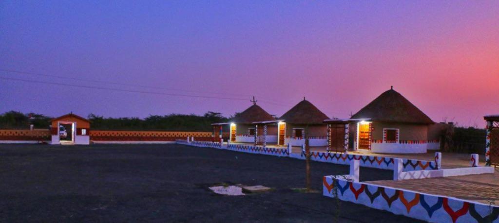 Banni Village Resort - Rann Of Kutch Bherandiāla Zewnętrze zdjęcie